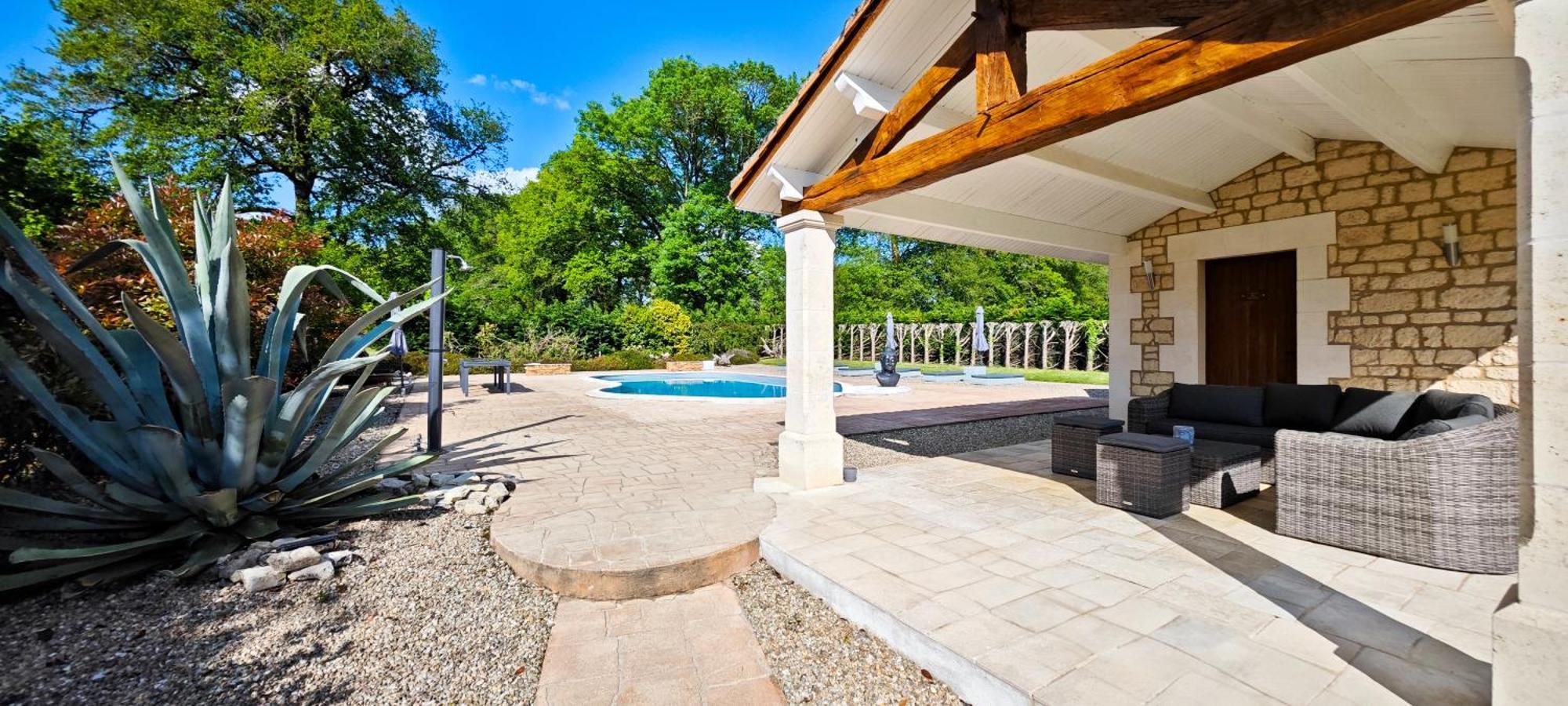 Villa Tagibao Avec Piscine Chauffee Et Spa Lesterps المظهر الخارجي الصورة